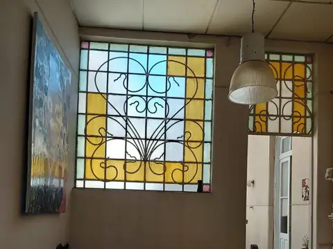 Casa 6 ambientes con 2 baños