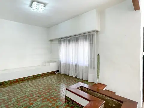 Casa en Alquiler con 1 cochera