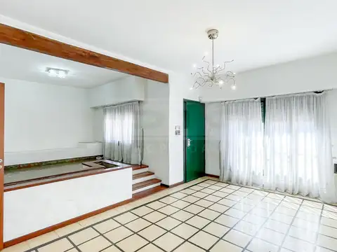 Coronel castillo al 200, entre Loria y Gorriti