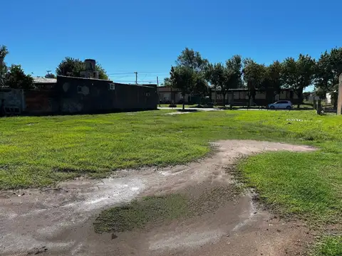 Terreno en calle Elortondo,  M. Riglos.