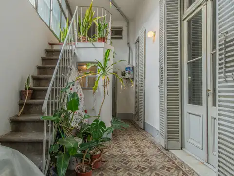 PH en Venta - 3 Ambientes con Dependencia de Servicio - en La Mejor Zona de Caballito Sur