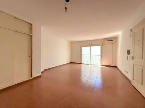 Departamento en Alquiler en Villa Ballester, $ 420.000