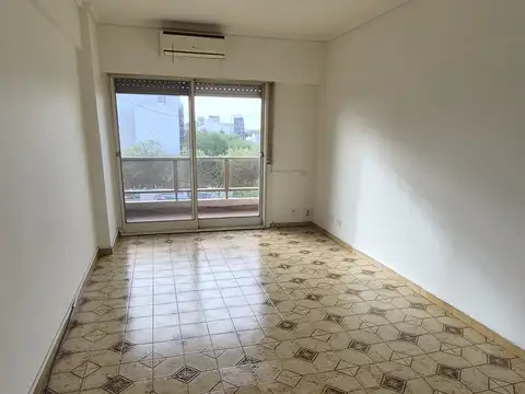 Departamento en Alquiler en Villa Ballester, $ 600.000