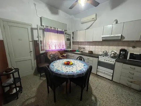 CASA 3 AMBIENTES CON LOCAL Y GALPON AL FONDO, SAN ANDRES