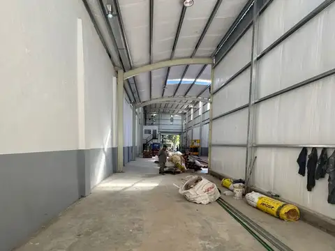 Galpon en Alquiler 12  mts Frente