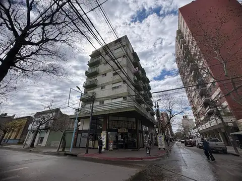 Romulo Noya 800, Piso 1°