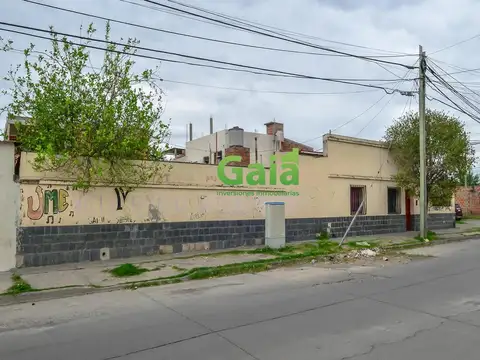 Casa en Venta con 4 cocheras