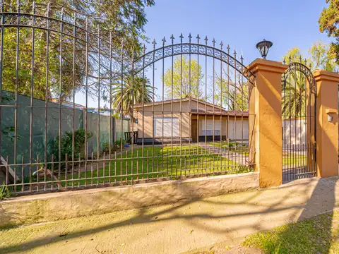 VENTA CASA  4 AMBIENTES VILLA UDAONDO DEPTO PARQUE