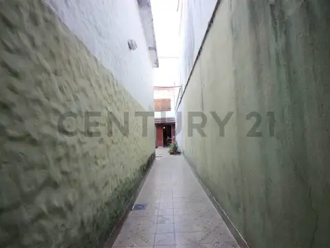 Venta Casa 5 ambientes c/ Local en Mataderos
