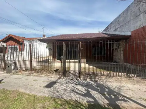 Casa en Venta en Castelar, USD 70.000