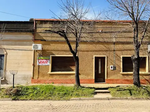 Casa zona centro con Importante Lote