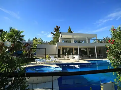 Departamento en alquiler en Boulevard del Sol 100