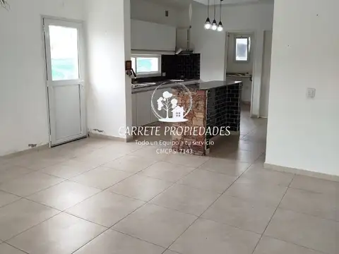 Casa en Alquiler con 3 cocheras