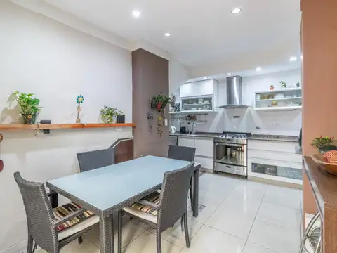 Depto Tipo Casa en Venta de 5 ambientes