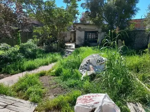 22 e/ Avenida Eva Duarte de Perón y Müller