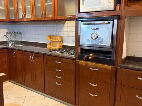 Piso 4 Amb. c/dep. amoblado - opción cochera