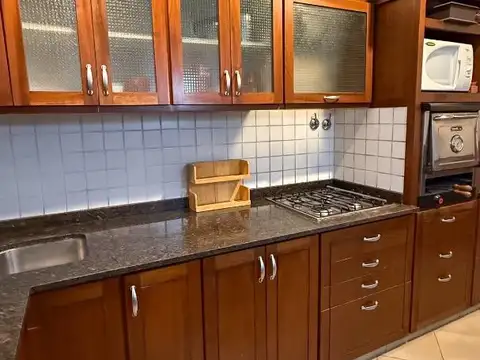 Piso 4 Amb. c/dep. amoblado - opción cochera