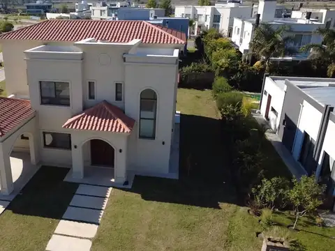 Casa en Venta en Lagos De Canning, USD 310.000
