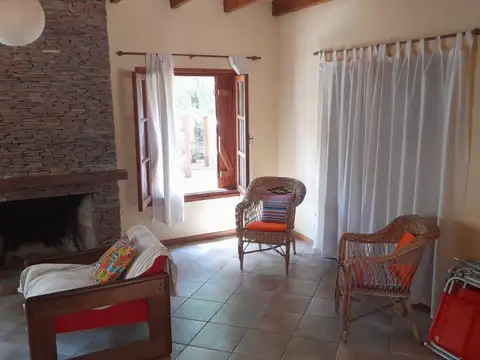 Casa en Alquiler Temporal con 1 cochera