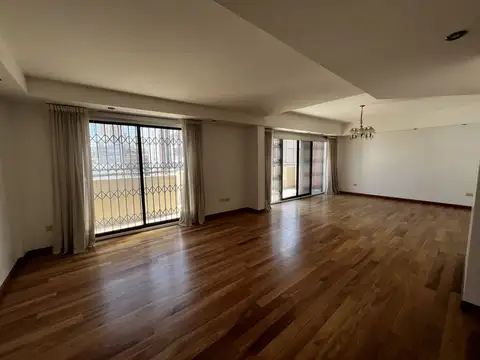 Departamento 4 ambientes con 4 baños