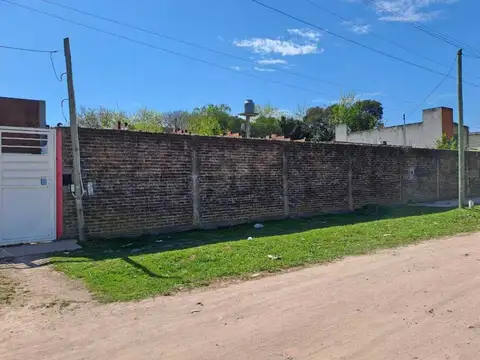 Lourdes entre Caaguazu y Bebedero 100, Piso 0