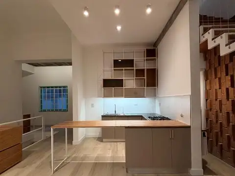 VENTA CASA DE PLANTA ALTA 3 DORMITORIOS AMPLIA TERRAZA