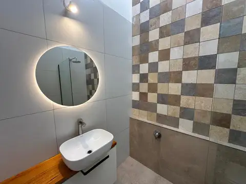 VENTA CASA DE PLANTA ALTA 3 DORMITORIOS AMPLIA TERRAZA