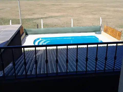 Hermosa casa 2 plantas con vista al campo en Domselaar Chico VENTA