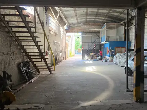 Galpón en alquiler en Villa Adelina – 294 m² | Ideal depósito u operación comercial