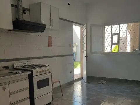 Muy buena casa  de 3 ambientes en venta, en Beccar.