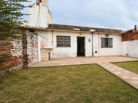 4 AMBIENTES CON COCHERA A REFACCIONAR OPORTUNIDAD