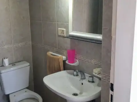 VENTA MONOAMBIENTE CON COCHERA EN MORON