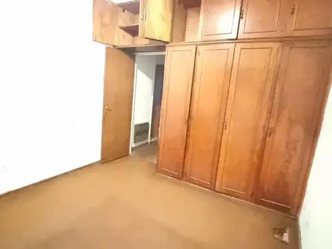 Chalet a Reformar con Garage, Patio y Terraza con Quincho