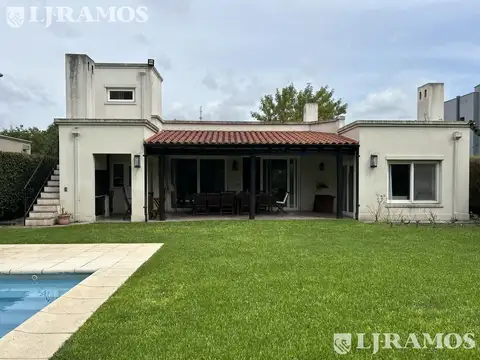 Casa en una sola planta en venta y/o alquiler en Santa Bárbara.