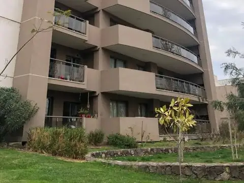 ¡VENTA DEPARTAMENTO DE CATEGORIA EN EDIFICIO PUNTA ARIZU!