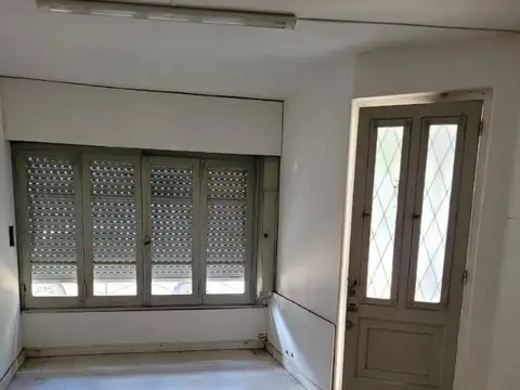 Hipólito Irigoyen Esqu.brown 902