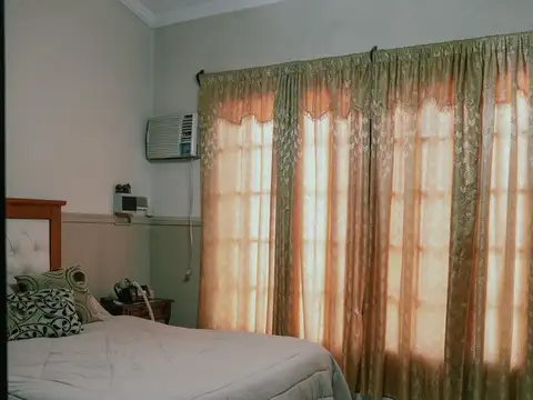 Casa en Venta con 4 cocheras