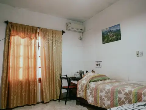 CASA EN VENTA 3 DORMITORIOS, QUINCHO Y PILETA