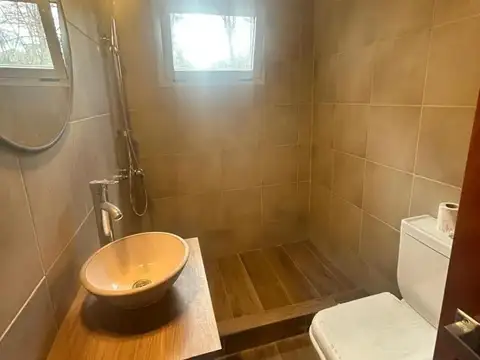 Casa en Alquiler con 2 cocheras