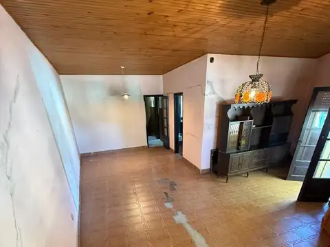 Casa en planta alta Alsina 2200