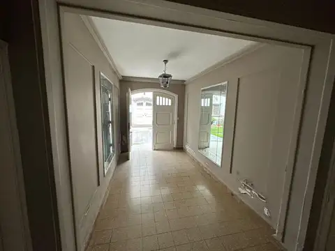 1er piso de escalera. 2 dormitorios