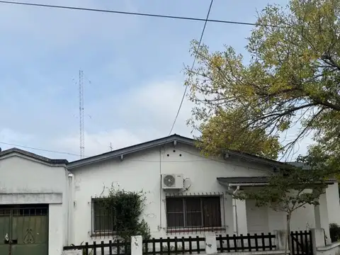 Casa - Alquiler - Argentina, San Fernando - Alem 700