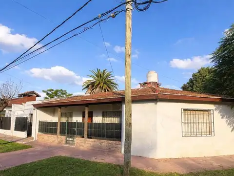 Casa en venta Francisco Álvarez 4 ambientes