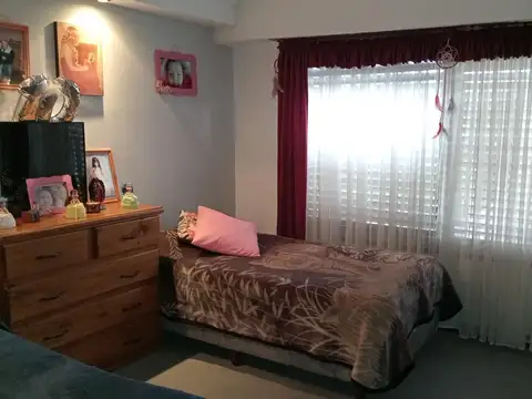 Casa en Venta con 4 cocheras