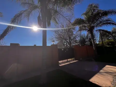 Comodoro Rivadavia 2960, Altos de La Lonja 100
