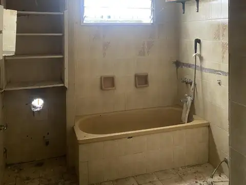 Casa en esquina ideal para reciclar en de las zonas más buscadas de la capital federal