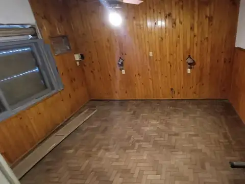 Casa 6 ambientes con 1 baño