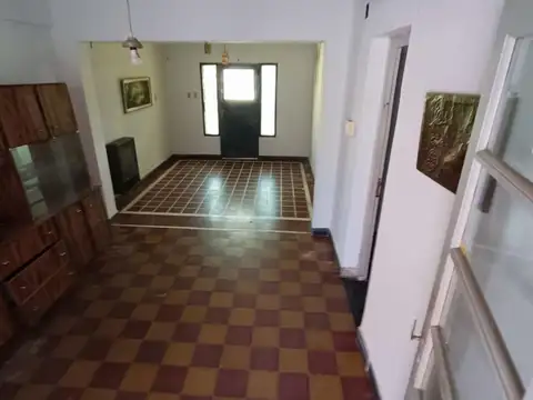 Esteban Echeverría 100