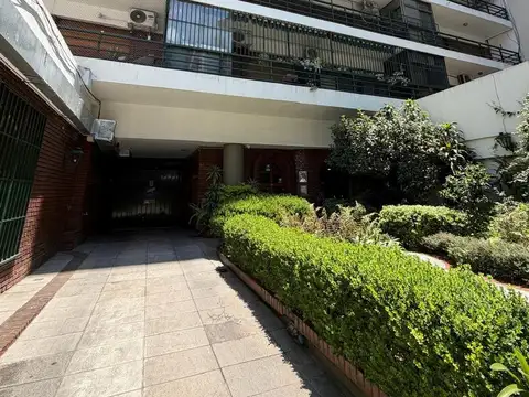 Combate de los Pozos y Av. Rivadavia piso alto