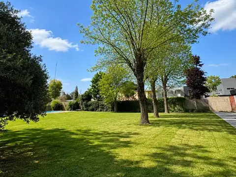 Terreno en Venta en Montecarlo, USD 65.000
